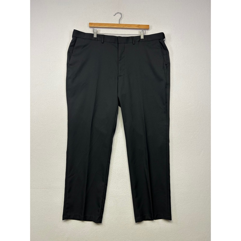 Haggar Straight Fit Mens 42x32 Black Dress Pants Trousers Professional Business